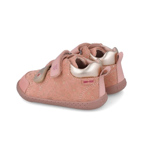 botín barefoot respetuoso niña Garvalín rosa vista trasera