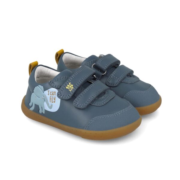 zapato infantil respetuoso Garvalín azul vista lateral hacia frontal