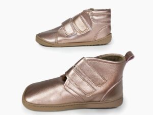 Botín respetuoso infantil invierno BabyLobitos Afrodita en rosa metalizado, vista lateral