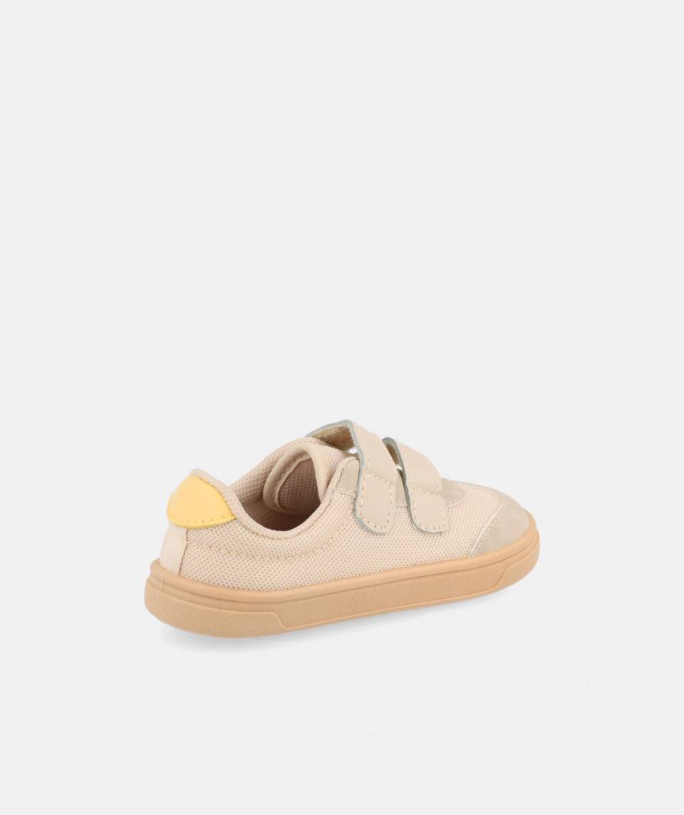 suela flexible antideslizante zapatillas barefoot niños Blanditos beige