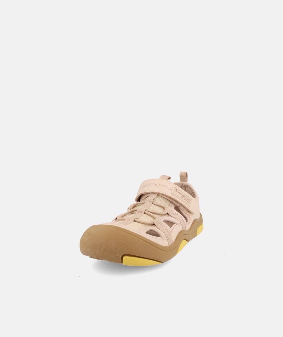 sandalias Blanditos Olimpo beige puntera cerrada
