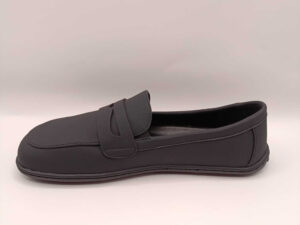WhatsApp Image 2026-03-03 at 12.37.16 (1) mocasín negro mujer barefoot vegano Mustang Free vista cada interior