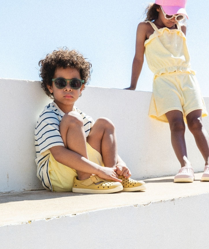 sandalias barefoot amarillas verano niños piscina playa