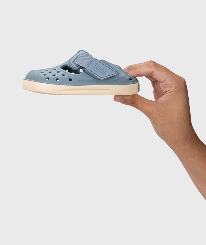 Sandalias Igor Malibu Océano barefoot de EVA ligeras azul bicolor con cierre adherente