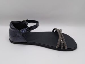Sandalia mujer Flexinens color plomo negro con tiras brillantes y suela flexible