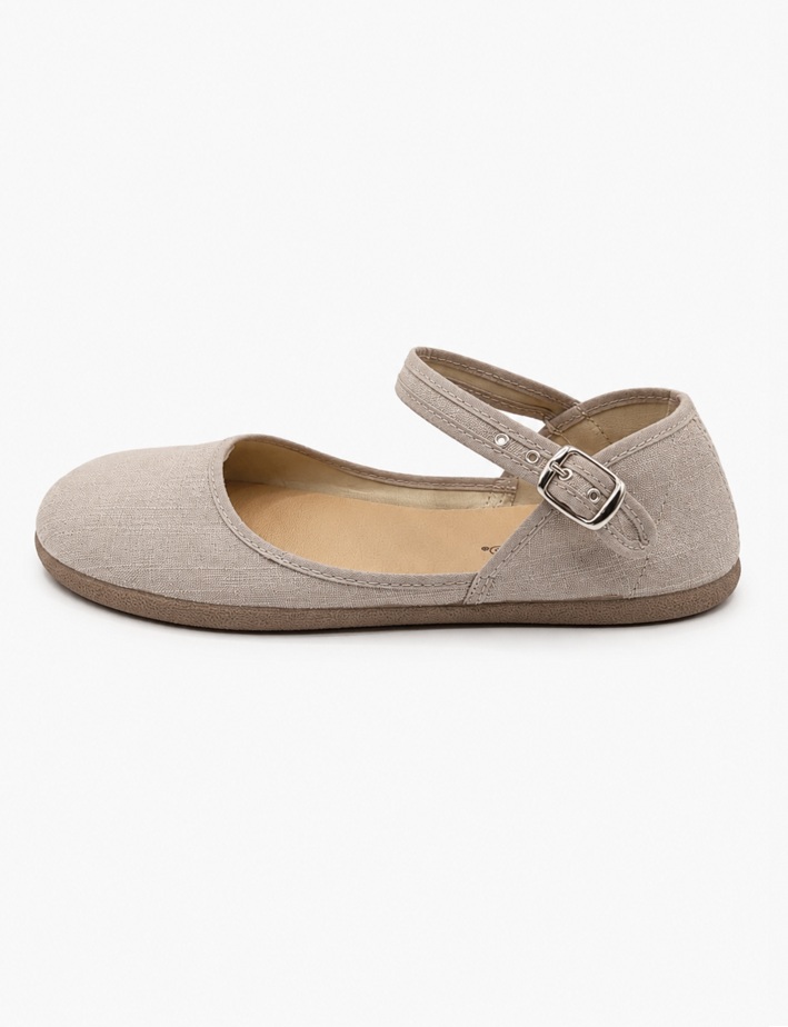 Mercedita barefoot Batilas de tejido Roma color taupe beige claro con pulsera al tobillo y hebilla, vista lateral.