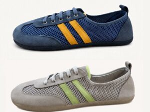 Zapatillas barefoot Batilas deportivas en color perla y navy, calzado minimalista flexible y ancho para mujer
