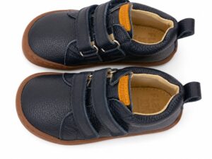 flexi-nens-barefoot-azul-marino-superior.jpg Par de zapatos barefoot infantiles azul marino Flexi Nens vistos desde arriba
