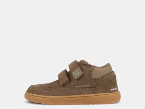 Zapatilla barefoot respetuosa Blanditos by Crio's Hefesto Waterproof de piel en color visón con doble velcro.
