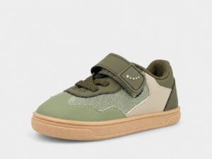 Vista frontal del zapato barefoot infantil vegano Blanditos by Crios Platy en color verde.