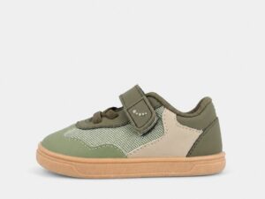 Vista lateral del zapato barefoot infantil vegano Blanditos by Crios Platy en color verde.