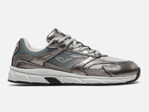 joma-barefoot-casual-plata-lateral.jpg Vista lateral de la zapatilla barefoot Joma CR111 para mujer en color plata con drop cero y puntera amplia.