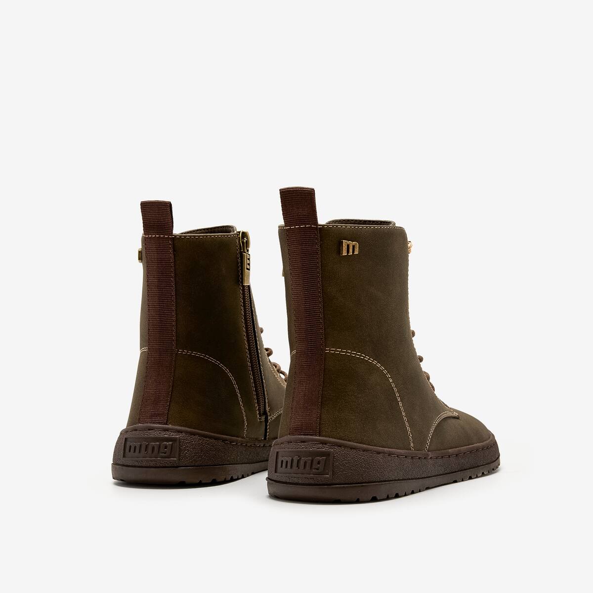 ar de botines barefoot vegano Mustang Free Alask color marrón - vista trasera