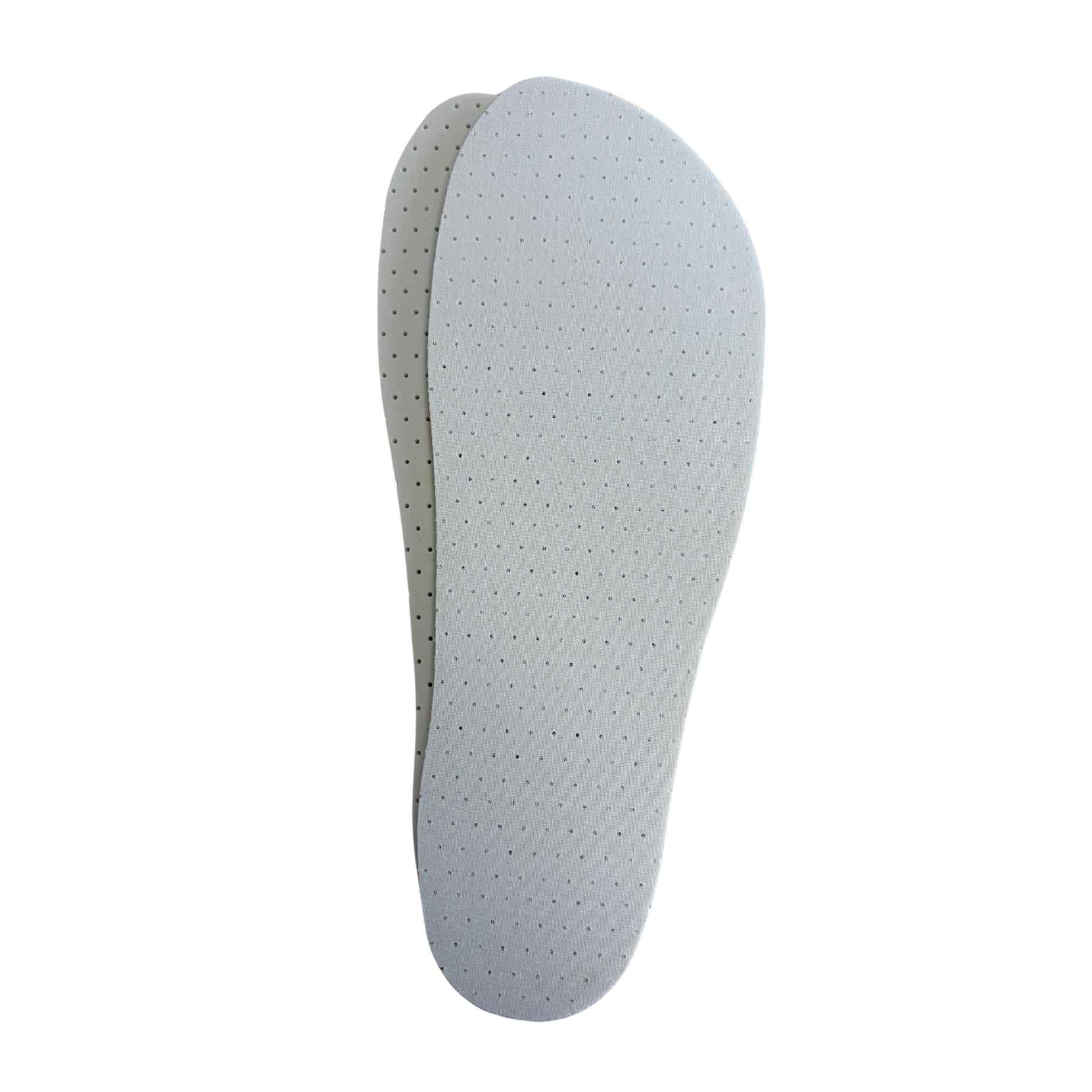 Plantilla barefoot Relax de látex 4,5 mm con forma anatómica, zero drop y perforaciones para una mayor transpirabilidad.