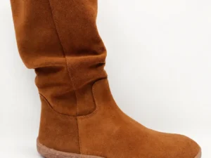 Bota barefoot Vivant de serraje cuero, vista lateral exterior con caña alta y suela plana.